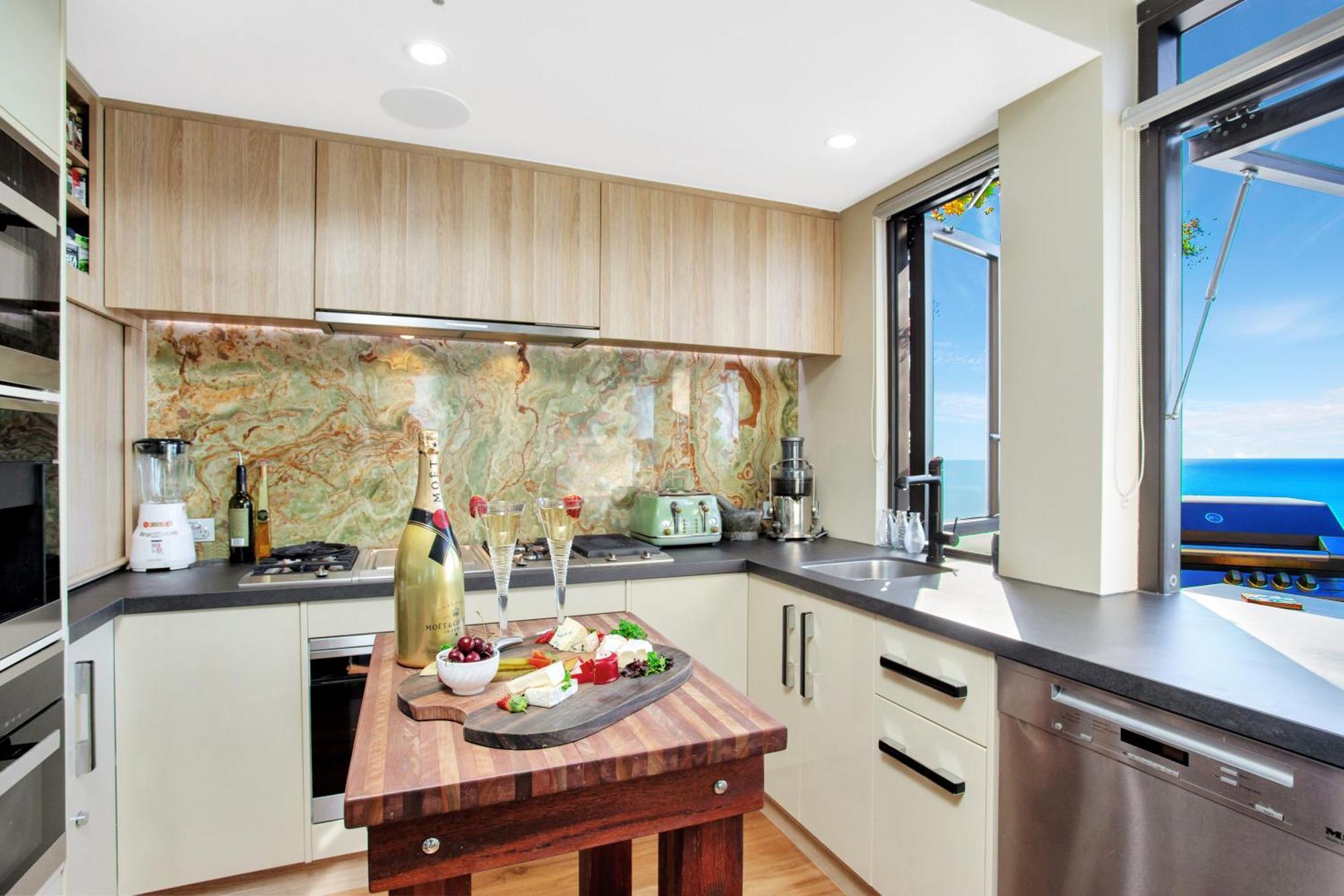 Burleigh Esplanade Beachfront Apartamentos Gold Coast Exterior foto